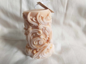 Fantasy kaars Creme kleur met goud effect